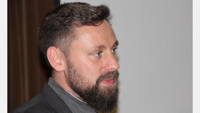 Bild: kro
Projektleiter Tobias Eckardt vom Bayernwerk stellte den Bürgern die kommunale Wärmeplanung vor.