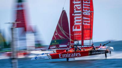 Bild: Jens Büttner/dpa
Erstmals SailGP-Sieger: Das britische Team Emirates GBR.