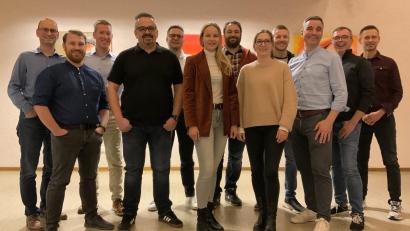 Bild: FWG Vorbach/Oberbibrach/Höflas 
Mit diesen Kandidatinnen und Kandidaten geht die Freie-Wähler-Gemeinschaft Vorbach/Oberbibrach/Höflas in die Kommunalwahl 2026: Christian Friedrich, Florian Plößner, Martin Kräml, Peter Silber, Christian Müller, Sandra Pittner, Tom Laptas, Franziska Schmid, Stefan Schnerch, Peter Murr und Dominik Eckert (von links).