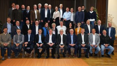 Bild: Hirsch
Die Freien Wähler nominierten ihre Kandidaten für die Kreistagswahlen im nächsten Jahr. Sitzend die zehn Erstplatzierten.