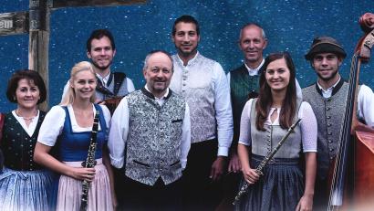 Bild: Nikolaus Servi/exb
Die Familienmusik Servi stimmt auf Weihnachten ein.