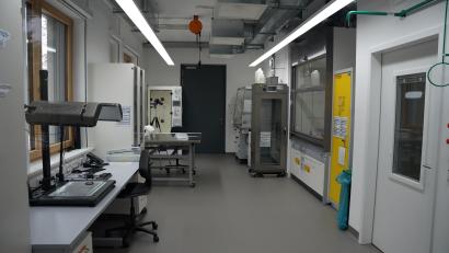 Bild: Marco Meier
Mit dem neuen Labor sieht sich die Kriminalpolizei Weiden für die kommenden Jahre bestens gewappnet.