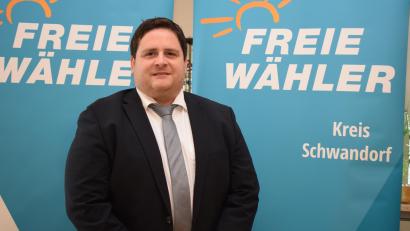 Bild: bnr
Florian Reger wurde in der Aufstellungsversammlung der Freie Wählergemeinschaft Pfreimd zum Bürgermeisterkandidaten nominiert.