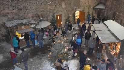 Archivbild: gi
So einen weißen Weihnachtsmarkt wie vor einigen Jahren wünschen sich die Veranstalter wieder am 2. Advent im Schloss Burgtreswitz.