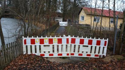 Bild: jr
"Wir sind in den Planungen", sagte Bürgermeister Max Bindl bei der Bürgerversammlung über die seit September 2008 gesperrte Lodermühlbrücke.