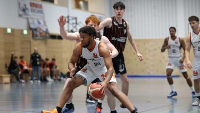 Archivbild: Dieter Jäschke
Rasheed Reams überzeugt wie hier gegen Chemnitz auch gegen Bayreuth mit Zug zum Korb.