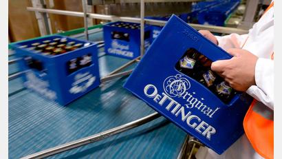 Bild: Peter Steffen/dpa
Bei der Großbrauerei Oettinger ist ein Schlichtungsversuch gescheitert. (Archivbild)