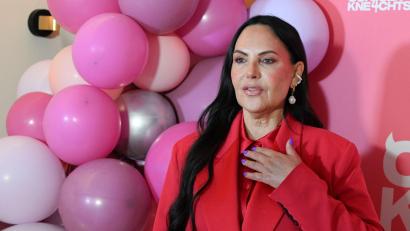 Bild: Jens Kalaene/dpa
Natascha Ochsenknecht sammelt Wunschzettel zu Weihnachten digital (Archivbild).