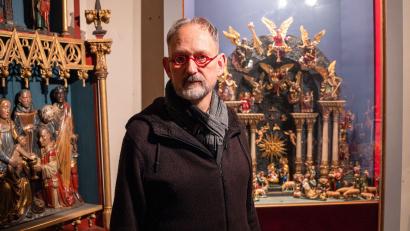 Bild: Daniel Vogl/dpa
Erk Baumann gründete das Bamberger Krippenmuseum im Jahr 2001 und ist gleichzeitig Museumsleiter, Restaurator und Kurator. (Archivbild)