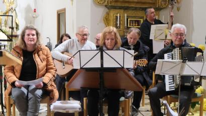 Bild: Fred Lehner
Mit ihren musikalischen Vorträgen begeisterte die Sitzweilgruppe aus Miesbrunn unter Leitung von Karl Putzer.