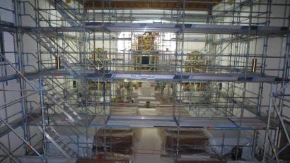 Bild: bk
Der Hochaltar und die Seitenaltäre werden derzeit gereinigt und aufgefrischt. Weihnachten wird wieder in der Pfarrkirche Sankt Martin gefeiert.