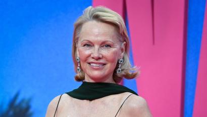 Bild: Jens Kalaene/dpa
Schauspielerin Pamela Anderson wurde durch die 90er-Jahre-Serie „Baywatch“ berühmt. (Archivbild)