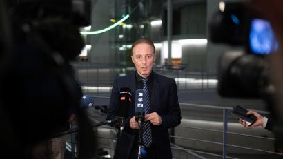 Bild: Sebastian Christoph Gollnow/dpa
Der Vorsitzende des Wahlprüfungsausschusses erläuterte, warum die Einsprüche des BSW unbegründet seien.