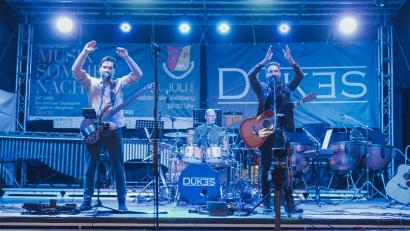 Bild: Tobias Meier
Die Band "DUK3S" mit Alexander Hubmann (links), Philipp Senft (Mitte) und Fabian Wismeth (rechts) spielt am 13. Dezember ihr erstes Album "Itinerate Kings" live im "Gestern" in Sulzbach-Rosenberg.