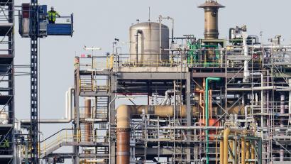 Bild: Uwe Anspach/dpa
Die Stimmung in der deutschen Industrie ist schlecht, etwa in der Chemiebranche (Archivbild)
