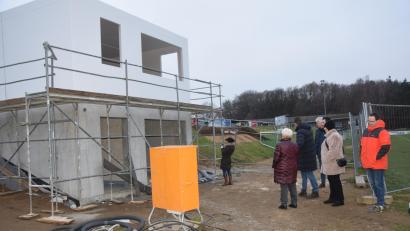 Bild: fz
Das Regiegebäude zwischen den beiden Sportplätzen befindet sich noch im Rohbau.