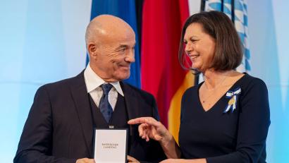 Bild: Peter Kneffel/dpa
Bayerischer Verfassungsorden für Heiner Lauterbach.