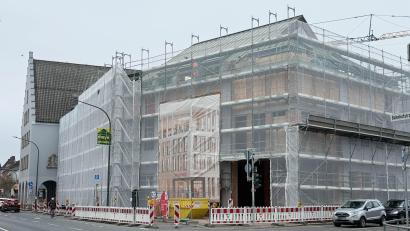 Bild: Gabi Schönberger
Große Umbauten bei der Sparkasse – in der Realität und symbolisch. Hier in Weiden soll künftig der Vorstand der fusionierten Bank sitzen.