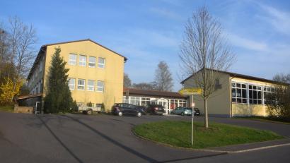 Bild: fz
Für die Grundschule ist ein Erweiterungsbau in der Bedarfsplanung, um das Ganztagesangebot zu erweitern.