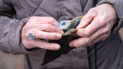 Bild: Sina Schuldt/dpa
Blickpunkt Rente: Wie viel mehr oder weniger es künftig gibt, entscheidet sich im Bundestag. (Symbolbild)