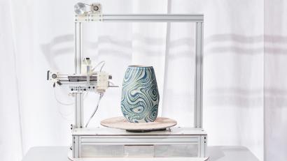 Bild: JUNGERKÜHN
Die „Soft Touch“-Ausstellung des Designer-Duos JÜNGERKÜHN wird am 11. Dezember im Internationalen Keramikmuseum eröffnet.