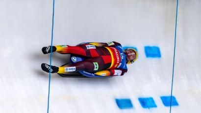 Bild: David Inderlied/dpa
Sieg zum Weltcup-Auftakt: Routinier Felix Loch gewinnt in Winterberg.