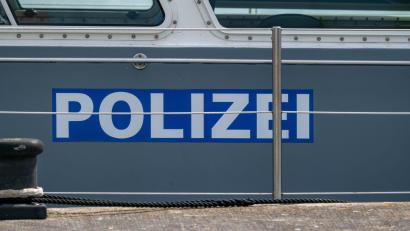 Bild: Stefan Sauer/dpa
Die Wasserschutzpolizei war bei dem Unfall ebenfalls vor Ort. (Symbolbild)