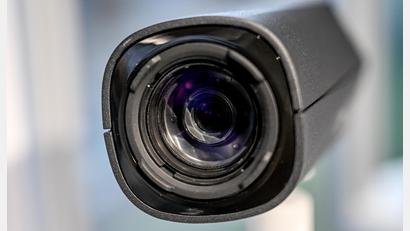 Symbolbild: Britta Pedersen
Ein 48-jähriger Gastronom ist am Dienstag vor dem Weidener Amtsgericht zu einer Bewährungsstrafe und Geldauflage verurteilt worden, weil er auf dem Damen-WC seiner Bar und auf seiner privaten Toilette intime Aufnahmen von Frauen gemacht hatte.