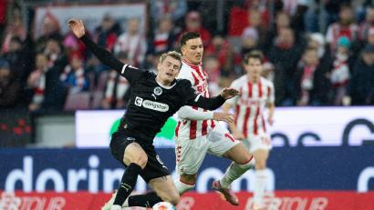 Bild: Rolf Vennenbernd/dpa
Kölns Said El Mala (r) hatte die erste gute Chance der Partie.