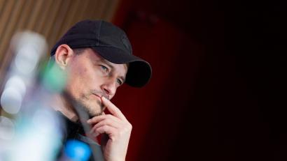 Bild: Rolf Vennenbernd/dpa
Alexander Blessin äußerte auf der Pressekonferenz nach dem Spiel in Köln deutliche Kritik.