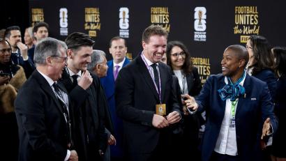 Bild: Koen Van Weel/ANP/dpa
Julian Nagelsmann läuft über den Roten Teppich bei der WM-Auslosung.