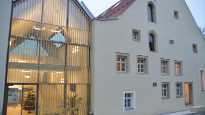 Bild: ak
Das Familien- und Bürgerzentrum im ehemaligen Lenzbräu-Anwesen ist als weiterer Trauungsort gewidmet worden.