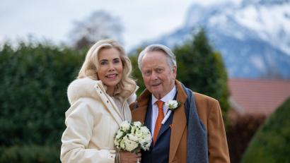 Bild: Albert Moser/Porsche/dpa
Gabriela zu Leiningen und Wolfgang Porsche haben geheiratet.