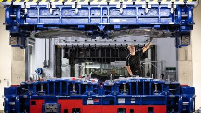 Bild: Sebastian Kahnert/dpa
Vorgesehen ist bisher, dass die Körperschaftsteuer ab 2028 schrittweise sinkt. (Symbolbild)