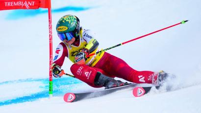 Bild: Sean Kilpatrick/The Canadian Press via AP/dpa
Julia Scheib aus Österreich feiert in Kanada ihren zweiten Saisonsieg.