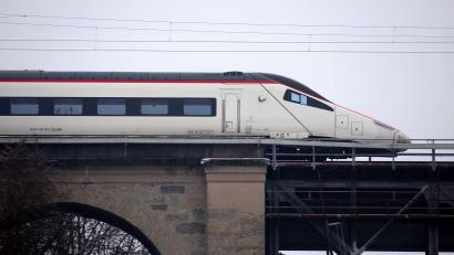 Bild: Karl-Josef Hildenbrand/dpa
Auch die Eurocity-Express-Züge in Richtung Zürich sind von den Problemen betroffen. (Archivbild)