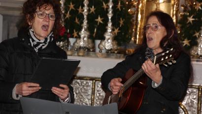 Bild: kro
Der "Sitzweilgsang" in Action mit Inge Härtl (links) und Monika Kunz.