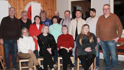 Bild: Robl
Der Krummennaaber SPD-Ortsverein hat sich am Sonntag für zwölf Kandidaten, nebst der beiden Ersatzleute, geeinigt. Die Nominierungsversammlung leitete Uli Roth (links).