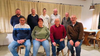 Bild: bsc
Der SPD-Kreisvorsitzende Uli Roth (vorne rechts) wünschte dem Friedenfelser SPD-Ortsverein viel Glück bei den Kommunalwahlen 2026. Angeführt wird die Liste von den beiden derzeit im Gremium vertretenen Gemeinderäten Christian Bischof (vorne, Zweiter von rechts) und Jürgen Kraus (vorne links).