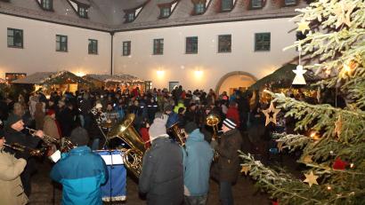 Bild: bnr
Die Kapelle "Bayrisch Blech" begeisterte mir ihren weihnachtlichen Weisen.