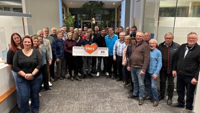 Bild: Volksbank-Raiffeisenbank Nordoberpfalz
Die Spendenübergabe der Volksbank-Raiffeisenbank in Eschenbach.