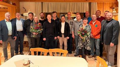 Bild: ABM Greiffenberger Antriebstechnik GmbH
Gruppenbild der geehrten Mitarbeiter bei der Jubilarfeier 2025.