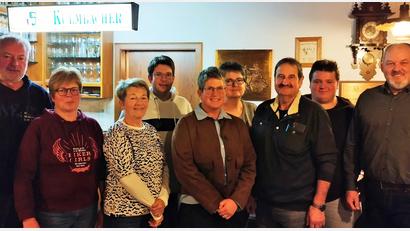 Bild: Ludwig Dirscherl
Die Kandidaten der CSU-Liste für die Gemeinderatswahlen in Thanstein mit Ortsvorsitzenden Wolfgang Schwab (rechts).