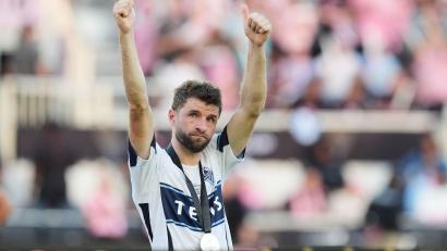 Bild: Rebecca Blackwell/AP/dpa
Müller steht nun auch offiziell in der kommenden Saison bei den Vancouver Whitecaps unter Vertrag.