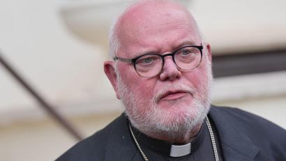 Bild: Michael Kappeler/dpa
Reinhard Marx äußert sich zu zentralen Themen politischen Themen wie Migration, aber auch zum Missbrauchskandal in der Kirche. (Archivbild)