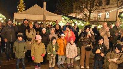 Bild: ubb
Sehr viele Tirschenreuther verfolgten die Auftaktveranstaltung des beliebten Betthupferls, bei der diesmal noch keine Geschichte vorgelesen wurde.
