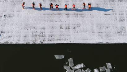 Bild: Zhang Tao/XinHua/dpa
Songhua-Fluss in Harbin: Eissammlung für den Bau von Winterattraktionen.