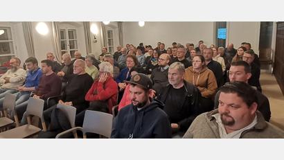 Bild: amö
Zahlreiche Besucher folgten der Einladung zur Bürgerversammlung.