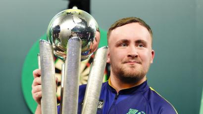 Bild: Zac Goodwin/PA Wire/dpa
Wurde mit 17 Weltmeister: Der Engländer Luke Littler.