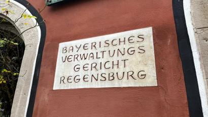 Bild: Mutiara Sudarma
Nach einem Beißvorfall 2022 bestätigt das Verwaltungsgericht Regensburg am Dienstag: Der Mann aus Weiden darf in Zukunft keine Hunde mehr halten.